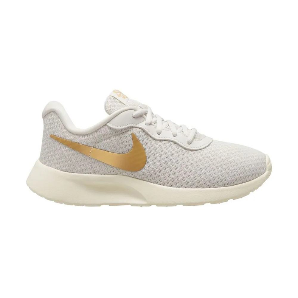 Wmns Tanjun Flyease Chaussure Femme NIKE BEIGE pas cher Baskets basses femme NIKE discount